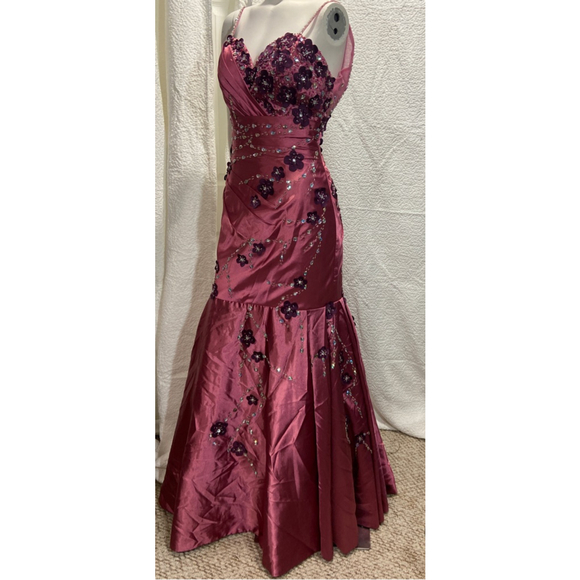 Vintage Y2K Pink/Magenta Beaded Floral Prom Gown Formal Dress Spaghetti Strap - Picture 2 of 10